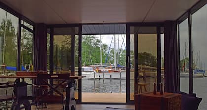 Houseboat Leni, Flensburg