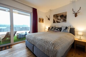 6 bedrooms, bed sheets