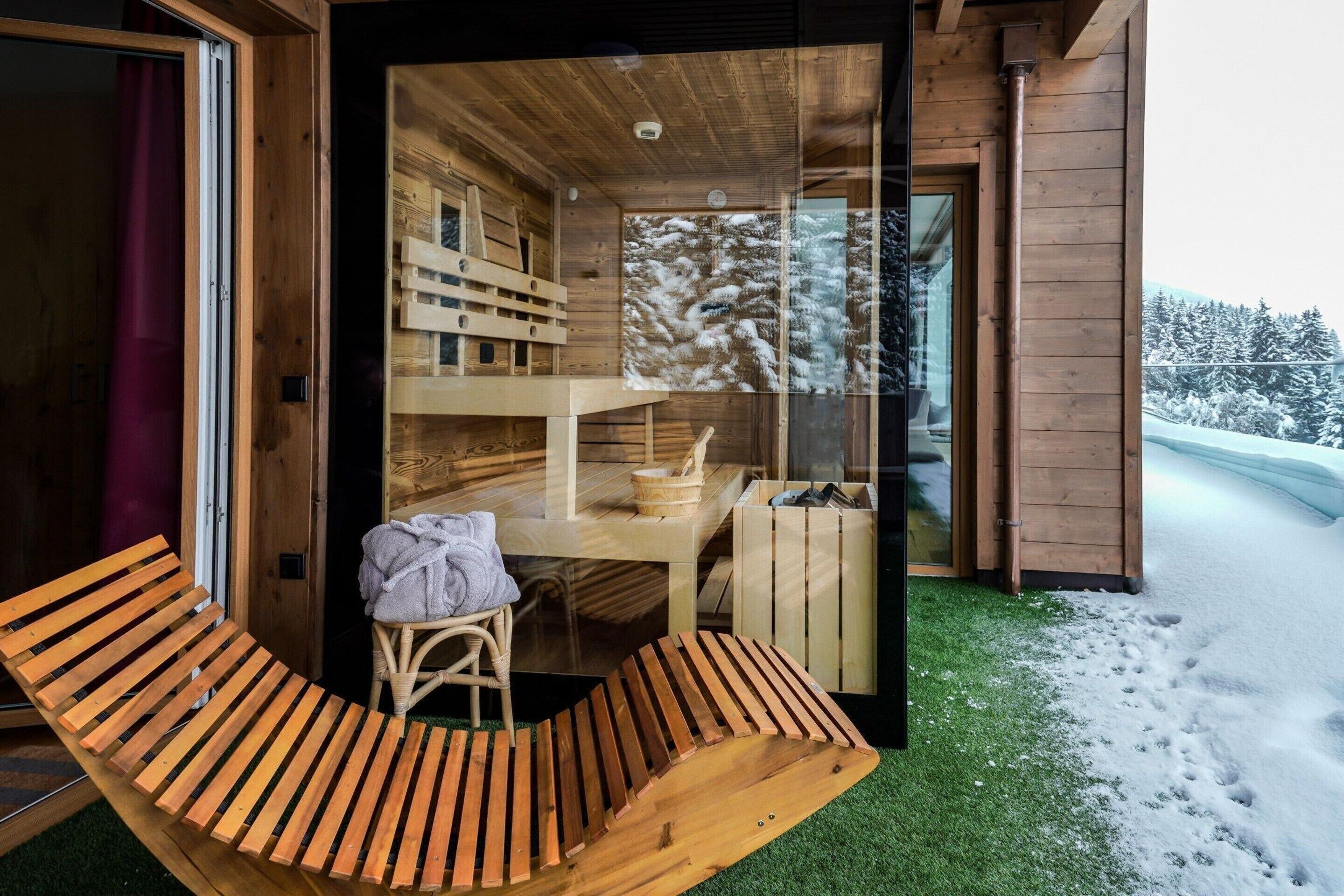 6 bedrooms, bed sheets