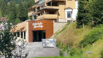 Classic Apartment, 4 Bedrooms | Exterior