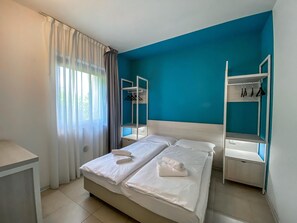 8 chambres, ameublement unique