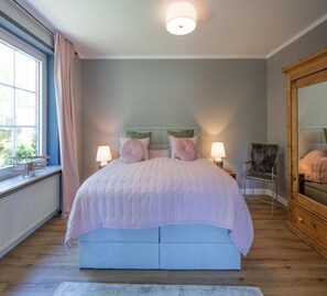 Comfort Apartment, 2 Bedrooms | 6 bedrooms, individually furnished