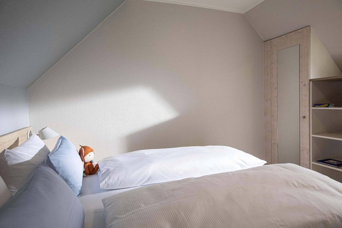 2 habitaciones y muebles diferentes