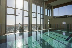 Comfort Apartment, 3 Bedrooms | Pool | Indoor pool, outdoor pool