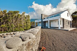 Casa clássico, 2 quartos | Fachada