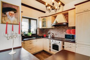 Tủ lạnh, lò vi sóng, lò nướng, máy rửa bát 