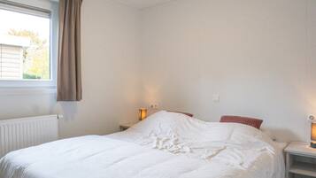 Klassieke bungalow, 2 slaapkamers | 2 slaapkamers, individueel gemeubileerd