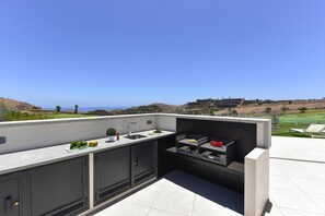 Nhà phong cách cổ điển, 4 phòng ngủ | Ngoại thất