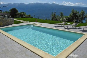 Apartamento clássico, 2 quartos | Piscina | Piscina externa