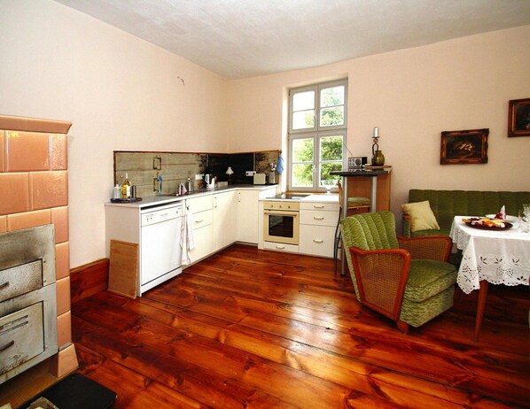 Apartemen Klasik, 2 kamar tidur | Dapur pribadi | Lemari es, oven, mesin pembuat kopi/teh, dan ketel listrik