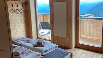 3 bedrooms, individually furnished, bed sheets