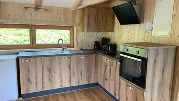 Classic Apartment, 1 Bedroom | Private kitchen | Fridge, oven, dishwasher, coffee/tea maker