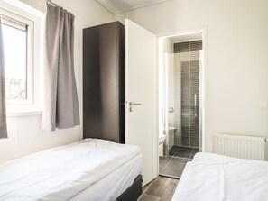 デラックス シャレー 2 ベッドルーム | 46 室のベッドルーム、客室ごとに異なるインテリア