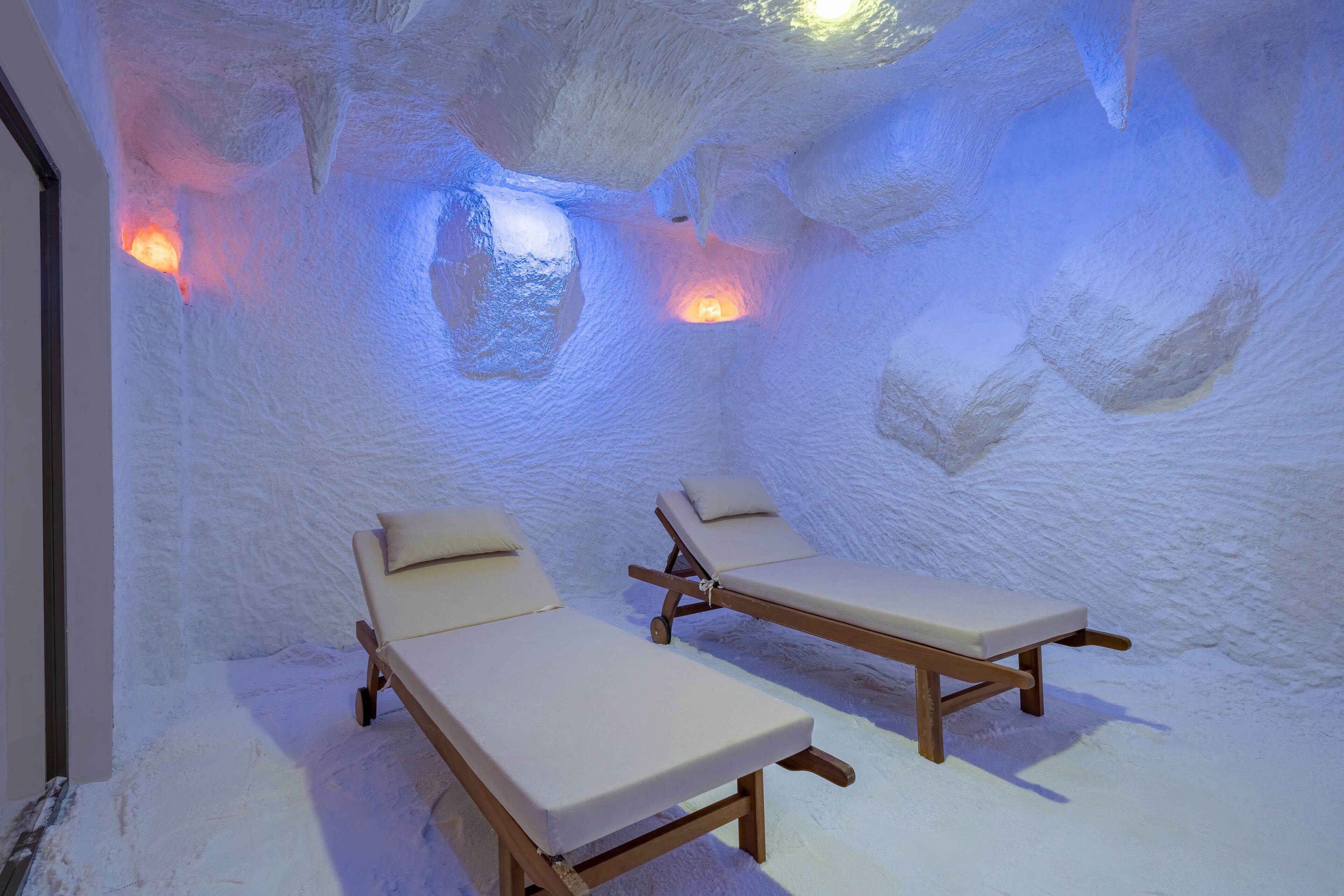 Sauna, steam room, massages