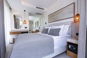 Premium bedding, minibar, in-room safe, free cots/infant beds - Club Arona Luxury Villas Belek Premium All Inclusive (Serik)
