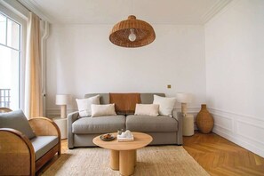 Living area - Deco St Antoine (Paris)