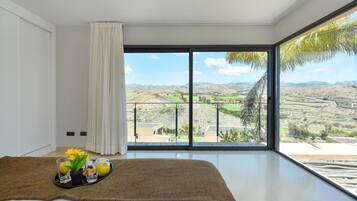 8 bedrooms, individually furnished