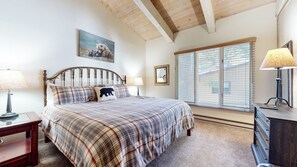 Appart'hôtel, plusieurs lits, cheminée, vue montagne (Mountain Chateau Retreat) | 4 chambres, décoration personnalisée, ameublement personnalisé