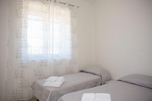 6 bedrooms, individually furnished, iron/ironing board