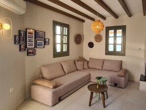Classic House, 2 Bedrooms | Living room - Apartment in Zia With Terrace (Kos)