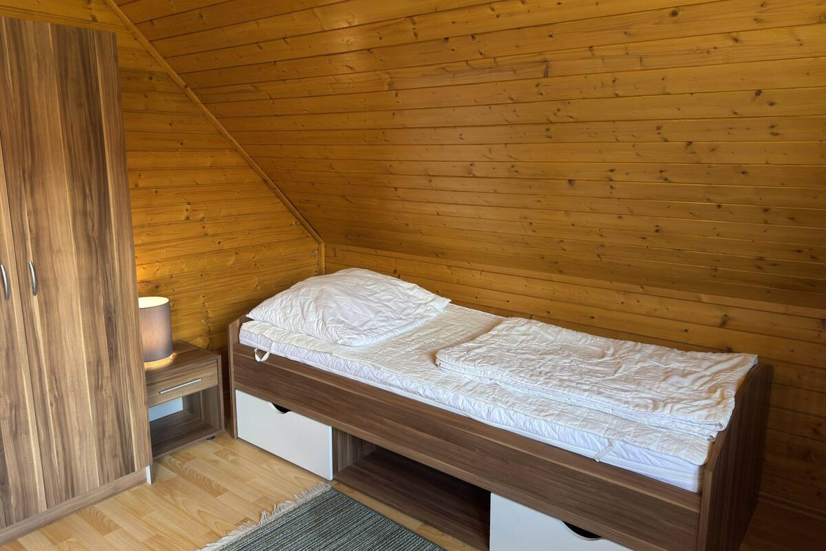 9 bedrooms, individually furnished