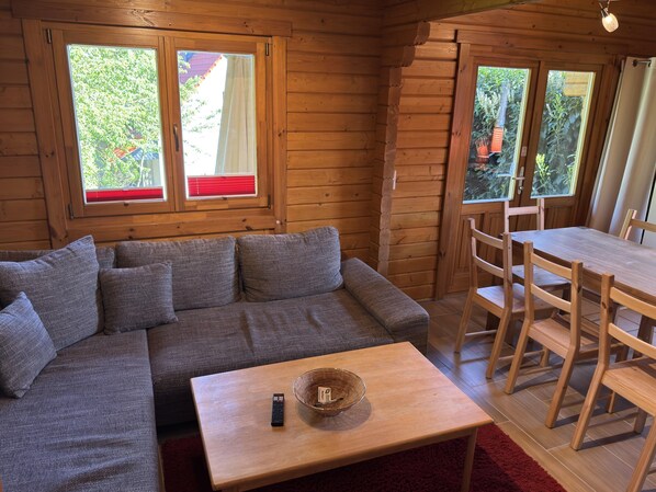 Comfort House, 3 Bedrooms | Living room