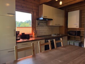 Maison Deluxe, 3 chambres | Cuisine privée