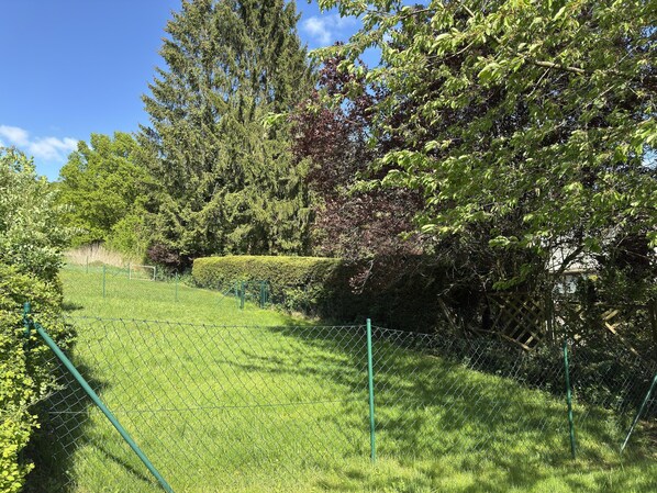 Deluxe House, 3 Bedrooms | Garden