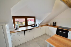 Appartement Classique, 2 chambres | Cuisine privée | Réfrigérateur, micro-ondes, four, lave-vaisselle