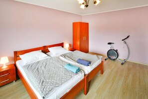 5 bedrooms, individually furnished, bed sheets - Holiday Home 200 qm, Kolobrzeg (Kołobrzeg)