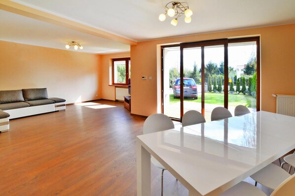 Dining - Holiday Home 200 qm, Kolobrzeg (Kołobrzeg)