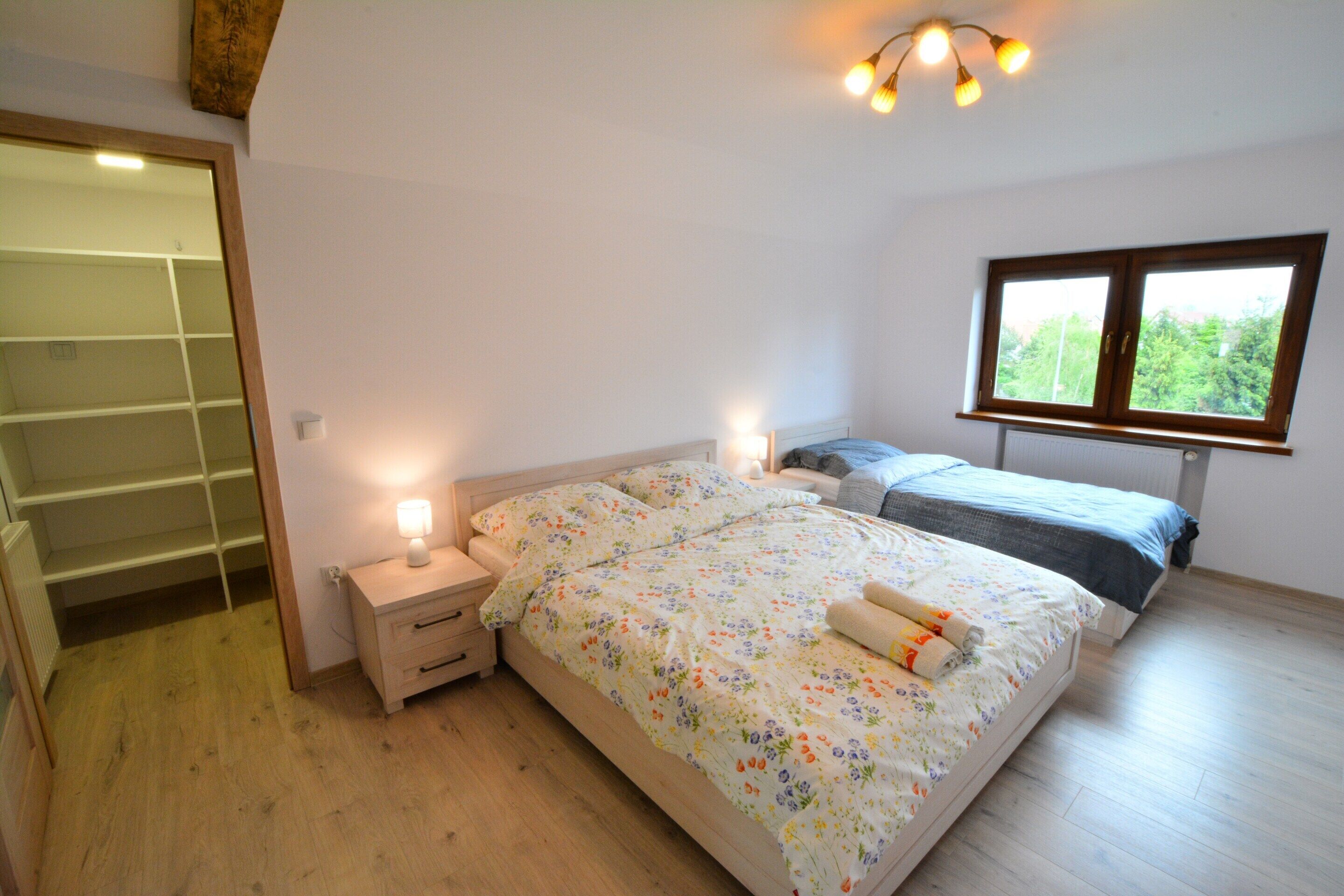 Classic Apartment, 2 Bedrooms | 5 bedrooms, individually furnished, bed sheets