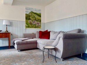 Fireplace - Charming Holiday Home With Natural Garden in Kaltennordheim-thuringia (Kaltennordheim)
