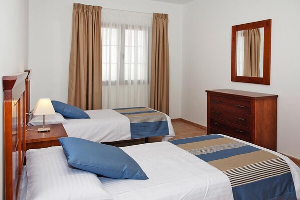 Classic House, 3 Bedrooms | 5 bedrooms, individually furnished, bed sheets