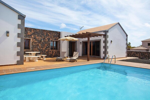 Comfort House, 2 Bedrooms | Pool | Indoor pool, outdoor pool