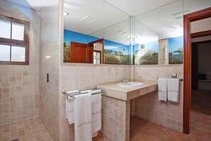 Comfort-Haus, 2 Schlafzimmer | Badezimmer | Badewanne