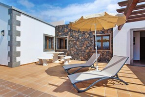 Classic House, 3 Bedrooms | Outdoor dining