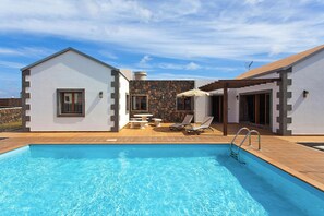 Classic House, 3 Bedrooms | Pool