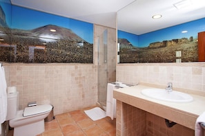 コンフォート ハウス 2 ベッドルーム | バスルーム | 浴槽