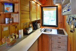 Fridge, coffee/tea maker, electric kettle, toaster