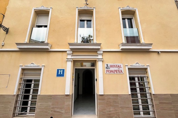 Fachada de la propiedad
