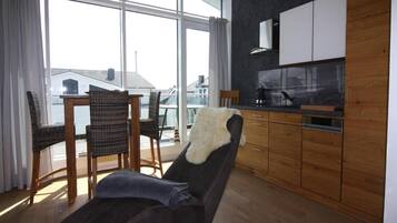 Classic Apartment, 2 Bedrooms | Living room
