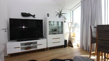 Classic Apartment, 2 Bedrooms | Interior