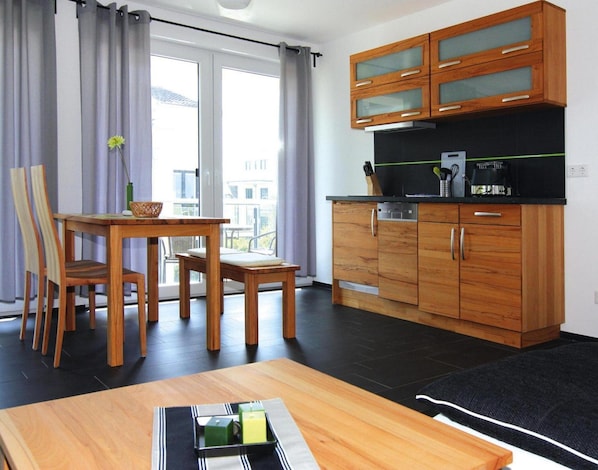 Comfort Apartment, 2 Bedrooms | Dining