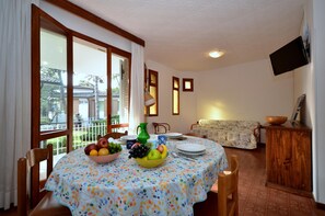 Departamento Confort, 3 habitaciones | Restaurantes