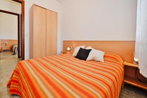5 habitaciones y muebles diferentes 