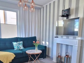 Classic Apartment, 2 Bedrooms | Living room