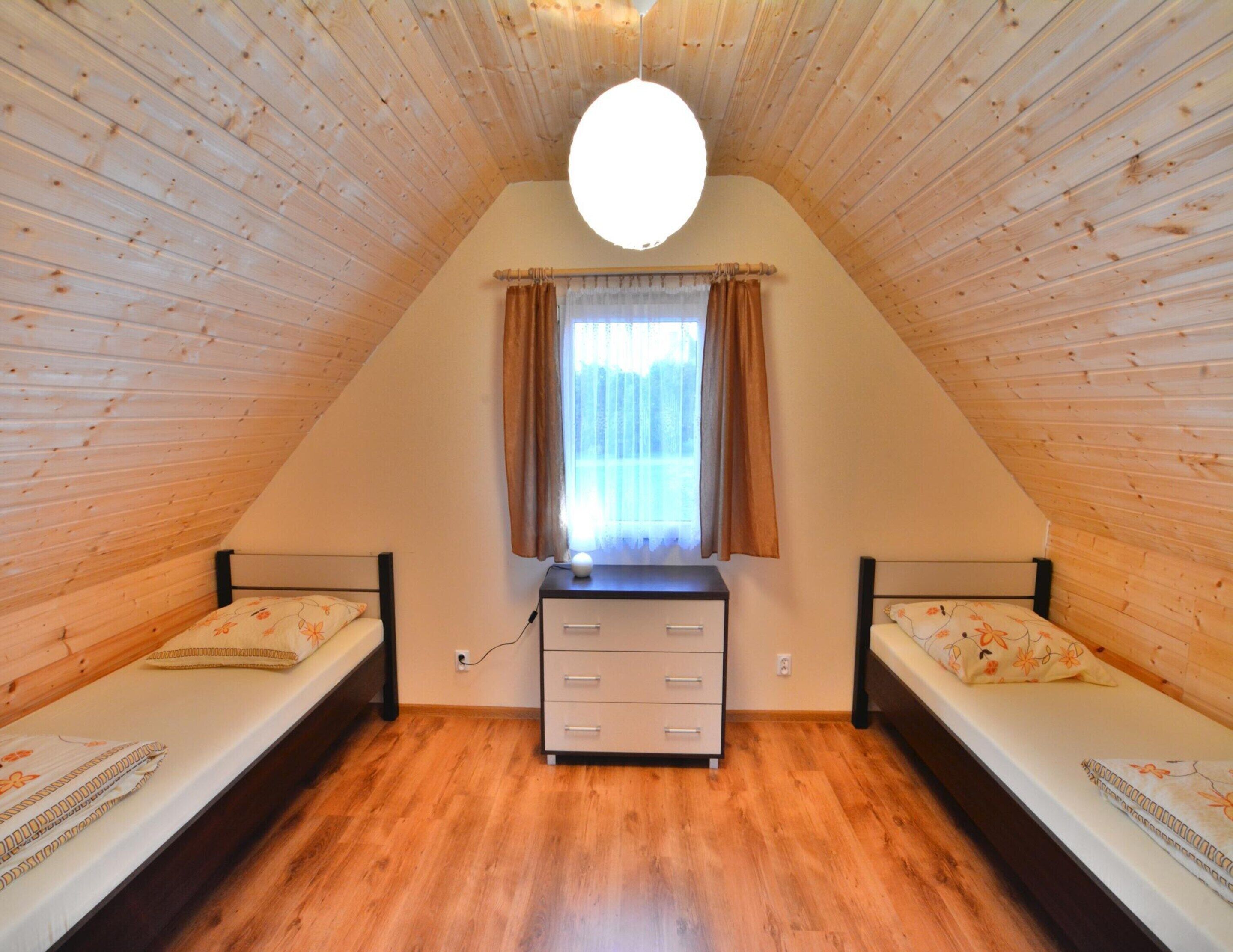 Casa elite, 3 quartos | 10 quartos, individualmente mobiliados, ferros/tábuas de passar roupa