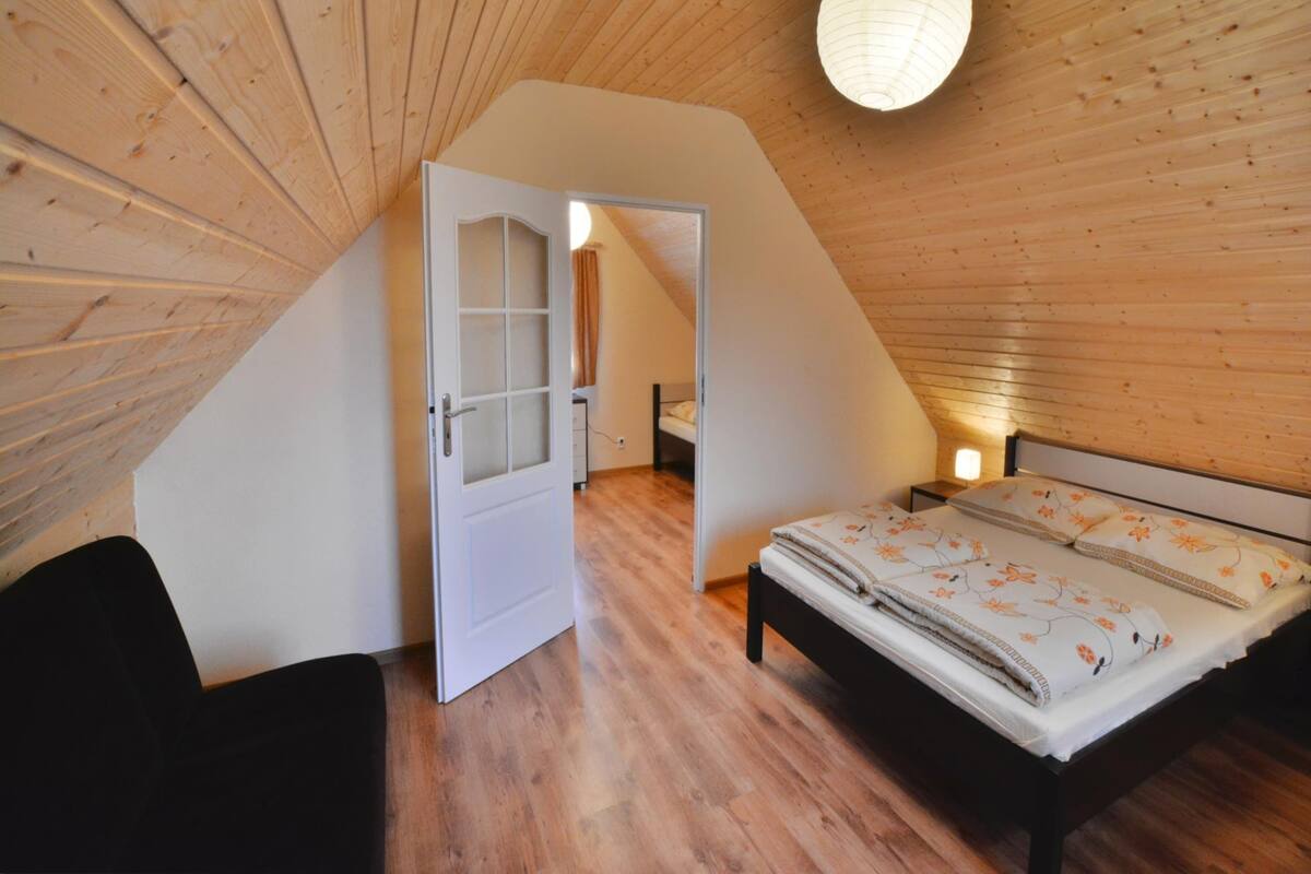 Deluxe House, 3 Bedrooms | 10 bedrooms, individually furnished, iron/ironing board, bed sheets