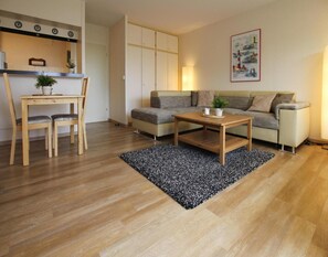 Classic Apartment, 2 Bedrooms | Living room | DVD player - Apartment, St. Peter - Ording (St. Peter-Ording)